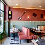 Logis & Restaurant Arcombelle 2*