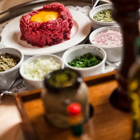Отель Logis & Restaurant Arcombelle 2*