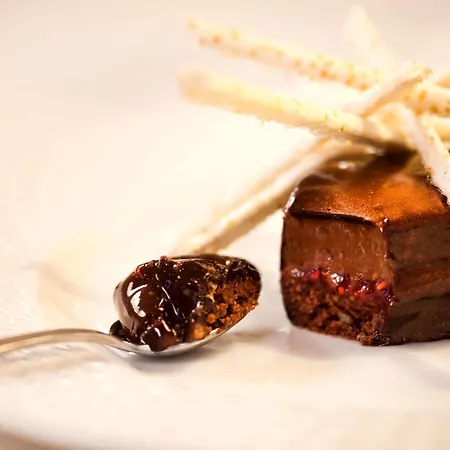 Logis & Restaurant Arcombelle 2* Монтиньи-ле-Руа