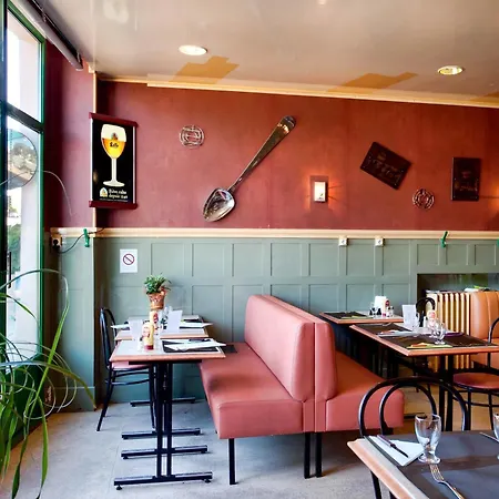 Logis & Restaurant Arcombelle 2*