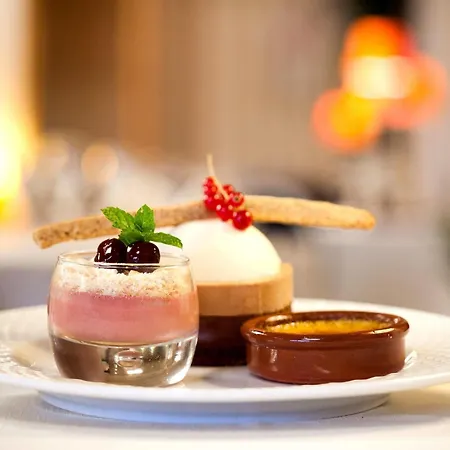 Logis & Restaurant Arcombelle Отель Монтиньи-ле-Руа