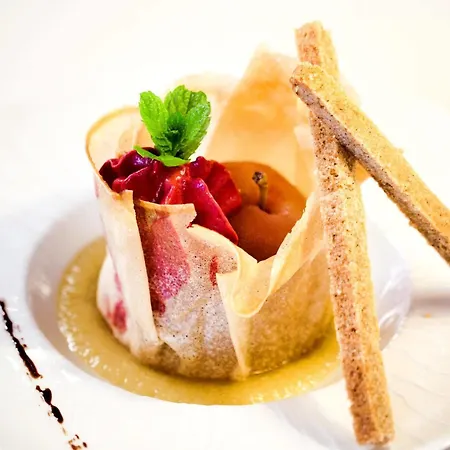 Logis & Restaurant Arcombelle 2* Монтиньи-ле-Руа