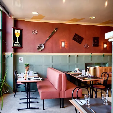 Hotel Logis & Restaurant Arcombelle