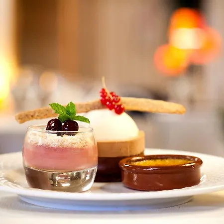 Logis & Restaurant Arcombelle Отель Монтиньи-ле-Руа