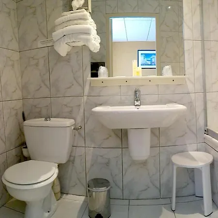 Logis & Restaurant Arcombelle Монтиньи-ле-Руа