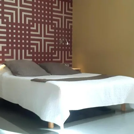 Logis & Restaurant Arcombelle Монтиньи-ле-Руа