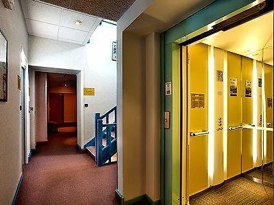 호텔 Logis & Restaurant Arcombelle 몽티그니레로아