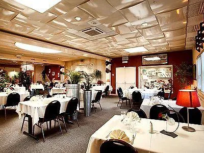 Logis & Restaurant Arcombelle 2* Монтиньи-ле-Руа