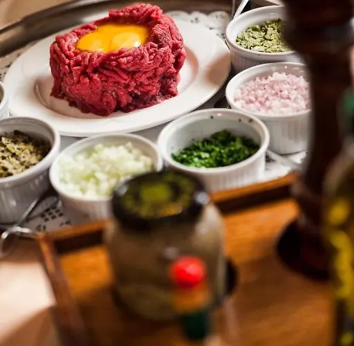 호텔 Logis & Restaurant Arcombelle 2*