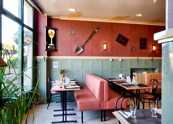 Logis & Restaurant Arcombelle 2*