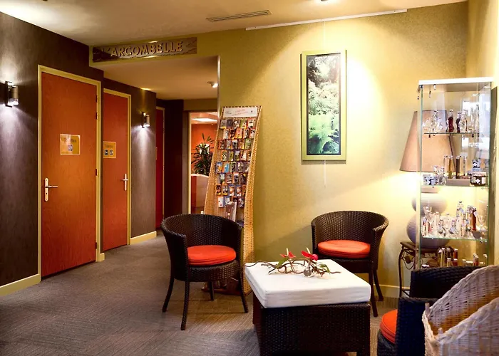 Logis & Restaurant Arcombelle 2*